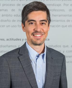 Headshot of Jorge González